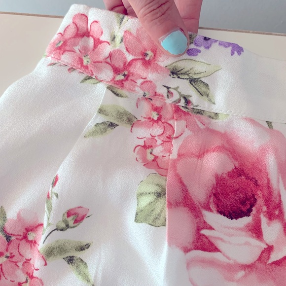 Forever 21 High Waisted Pleated Floral Shorts - Picture 6 of 8